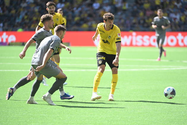 BERN, SWITZERLAND - AUGUST 23: Christian Fassnacht of Young Boys c) in action during the Swiss Super League match between BSC Young Boys and FC Vaduz at Stadion Wankdorf on August 23, 2026 in Bern, Switzerland. Bern Stadion Wankdorf Bern Switzerland Copyright: xJustPictures.ch ManuelxWinterbergerx jp-en-EuSpIm-MWI_2411