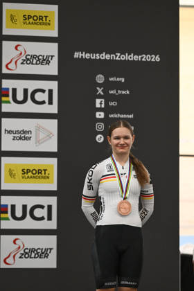 2026 UCI Junior Track World Championships Picture by Mathew Wells SWpix.com - 23 08 2026 - Cycling - 2026 UCI Junior Track World Championships - Heusden-Zolder, Flanders, Belgium - Women Keirin Final - Celine Prochnau of Germany receiving the Bronze Medal Copyright: x xSWpix.comx(t axPhotographyxHubxLtd)xMathewxWells SWpix.comx SWP-3030-19335