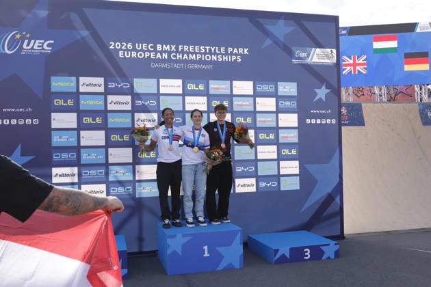 23.08.2026 Finale Frauen bei der UEC BMX Freestyle Park Europameisterschaft in Darmstadt Ausrichter VC Darmstadt v li 2. Elsa Rendall Todd (GBR) 1. Noemi Molnar (HUN) 3. Lillyana Seidler (GER) Darmstadt Hessen Deutschland