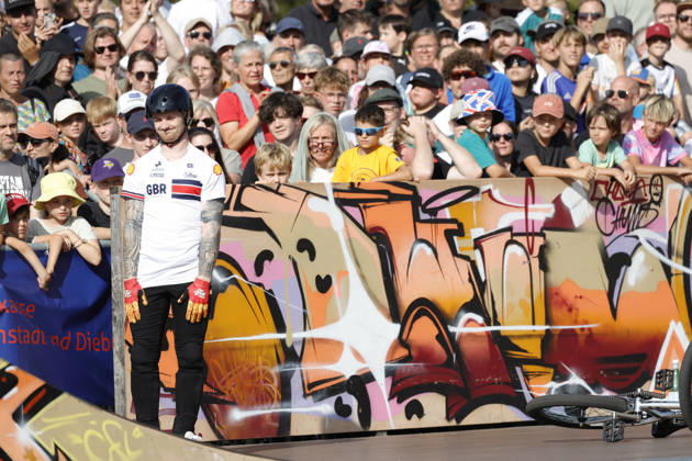 23.08.2026 Finale Männer bei der UEC BMX Freestyle Park Europameisterschaft in Darmstadt Ausrichter VC Darmstadt hier Europameister Jordan Clark (GBR) nach Sturz Darmstadt Hessen Deutschland