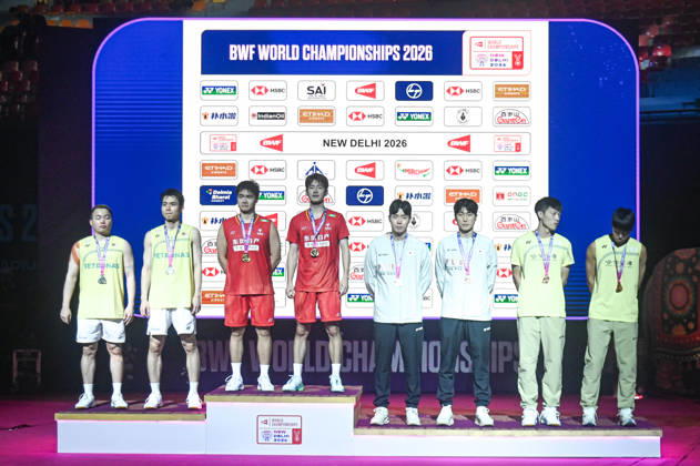 India BWF Championships 2026 Finalists of the Men s Doubles pose with their medals at the BWF World Championships 2026 in New Delhi, India, on August 23, 2026. New Delhi Delhi India  Copyright: xKabirxJhangianix originalFilename:jhangiani-indiabwf260823_npwH1