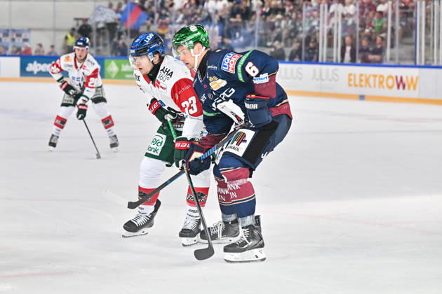 Dolomitencup 2026; Eisbären Berlin - Augsburger Panther; 23.08.2026 NEUMARKT, ITALY - 23. AUGUST: im Duell Tim WOHLGEMUTH (Augsburger Panther 33) und Kai WISSMANN (Eisbären Berlin 6) während dem Testspiel zwischen den Eisbären Berlin und den Augsburger Panthern beim Dolomitencup in der Würth Arena Neumarkt Copyright: xBEAUTIFULxSPORTS Goldbergx