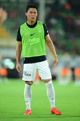 Alanyaspor v Besiktas - Turkish Super Lig ANTALYA, TURKIYE - AUGUST 23: Besiktas player Hyeongyu Oh warms up prior to the Turkish Super Lig match between Corendon Alanyaspor and Besiktas at Alanya Oba Stadium, on August 23, 2026 in Antalya, Turkiye. Orhan Cicek Anadolu Antalya Turkey. Editorial use only. Please get in touch for any other usage. Copyright: x2026xAnadoluxOrhanxCicekx
