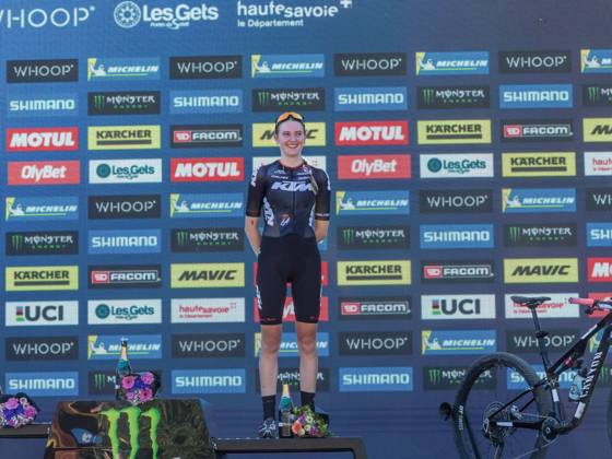 UCI coupe du monde Cross country moins de 23 ans femmes Compagnon Michel MAXPPP - Les Gets 23 08 2026 UCI coupe du monde Cross country moins de 23 ans femmes 1ere Corvi Valentina Italie 2eme Hutter Anina Suisse 3eme Embacher Katryn The 2026 UCI Mountain Bike World Series