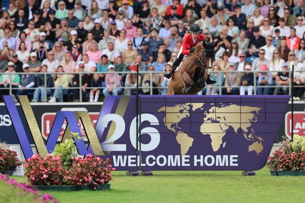 Sophie Hinners (GER, Deutschland) mit Pferd Iron Dames Singclair an der WM-Wand, WM-Hindernis, Springen, FEI Jumping World Championship, WM, Weltmeisterschaft , FEI Jumping World Championship, Competition Individual Final, Longines-Prize, Longines-Preis, Finale Einzelwertung, Jumping , AACHEN - FEI World Championships 2026, Weltfest des Pferdesports, Reitsport Weltmeisterschaft 2026, Aachen 2026, Welcome Home 2026, Aachener Soers, 11. bis 23. August 2026, Reitsport, 23.08.2026, Aachen Aachener Soers Deutschland