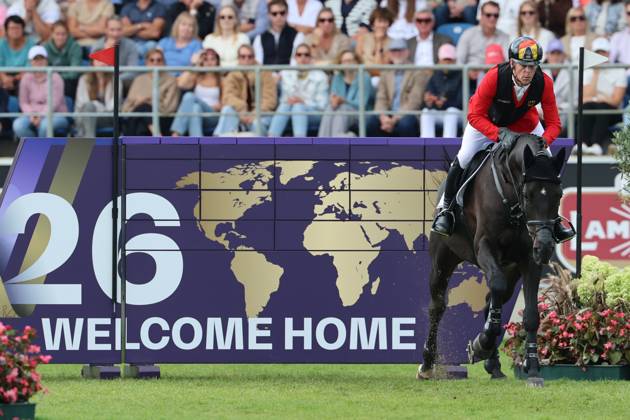 Marcus Ehning (GER, Deutschland) mit Pferd Coolio 42 am WM-Sprung, WM-Mauer, WM-Hindernis, Coolio verliert sein Hufeisen , Springen, FEI Jumping World Championship, WM, Weltmeisterschaft , FEI Jumping World Championship, Competition Individual Final, Longines-Prize, Longines-Preis, Finale Einzelwertung, Jumping , AACHEN - FEI World Championships 2026, Weltfest des Pferdesports, Reitsport Weltmeisterschaft 2026, Aachen 2026, Welcome Home 2026, Aachener Soers, 11. bis 23. August 2026, Reitsport, 23.08.2026, Aachen Aachener Soers Deutschland
