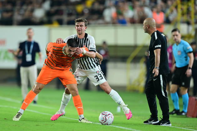 Alanyaspor v Besiktas - Turkish Super Lig ANTALYA, TURKIYE - AUGUST 23: Besiktas player Ridvan Yilmaz (33) in action during the Turkish Super Lig 2nd week match between Corendon Alanyaspor and Besiktas at Alanya Oba Stadium in Antalya, Turkiye on August 23, 2026. Orhan Cicek Anadolu Antalya Turkey. Editorial use only. Please get in touch for any other usage. Copyright: x2026xAnadoluxOrhanxCicekx