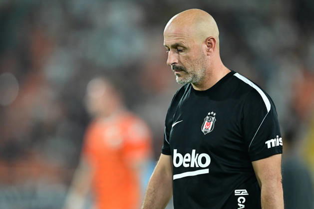 Alanyaspor v Besiktas - Turkish Super Lig ANTALYA, TURKIYE - AUGUST 23: Head coach Vincenzo Italiano of Besiktas reacts at the end of the Turkish Super Lig 2nd week match between Corendon Alanyaspor and Besiktas at Alanya Oba Stadium in Antalya, Turkiye on August 23, 2026. Orhan Cicek Anadolu Antalya Turkey. Editorial use only. Please get in touch for any other usage. Copyright: x2026xAnadoluxOrhanxCicekx