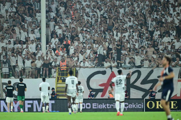 Alanyaspor v Besiktas - Turkish Super Lig ANTALYA, TURKIYE - AUGUST 23: Players of Besiktas react at the end of the Turkish Super Lig 2nd week match between Corendon Alanyaspor and Besiktas at Alanya Oba Stadium in Antalya, Turkiye on August 23, 2026. Orhan Cicek Anadolu Antalya Turkey. Editorial use only. Please get in touch for any other usage. Copyright: x2026xAnadoluxOrhanxCicekx