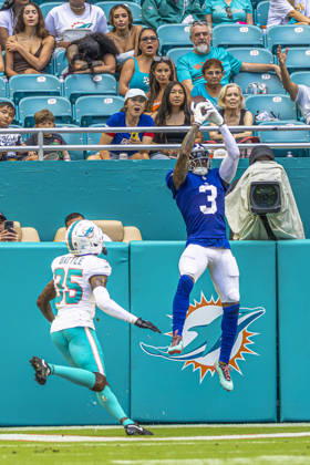 NFL, American Football Herren, USA New York Giants at Miami Dolphins Miami Gardens, FL USA; New York Giants wide receiver Odell Beckham Jr. (3) goes up for a reception during an NFL preseason game against the Miami Dolphins on Saturday, August 22, 2026 at the Hard Rock Stadium. The Giants beat the Dolphins 26-3. (Pat Ford Image of Miami Gardens Florida United States EDITORIAL USE ONLY Copyright: xImagexofxSportx PatxFordx iosphotos418922