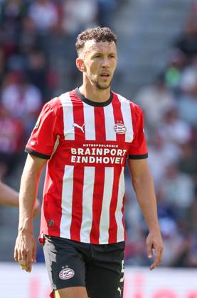 EINDHOVEN - PSV Eindhoven aanvaller Ivan Perisic tijdens de Vriendenloterij eredivisie wedstrijd tussen PSV en FC Groningen in Philips stadion op 23 augustus 2026 in Eindhoven , Nederland. -