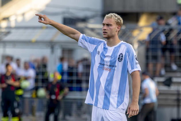 München, Deutschland 22. August 2026: DFB-Pokal - 2026 2027 - 1. Runde - TSV 1860 München gegen Holstein Kiel Im Bild: Lasse Faßmann Fassmann (TSV) gestikuliert auf dem Spielfeld. DFB DFL regulations prohibit any use of photographs as image sequences and or quasi-video Grünwalder Stadion Bayern Copyright: xFotostandx xSchäferx