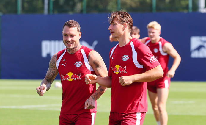 RB Leipzig - Training Bundesliga Leipzig, 25.08.2026, Trainingszentrum Cottaweg, Fußball Bundesliga , RB LEIPZIG - Training, Saisonvorbereitung zur Saison 2026 27 , Im Bild v.l.: David Raumr und Willi Orban ,