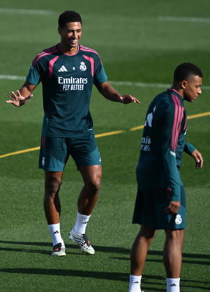 Real Madrid s training session MADRID, SPAIN - AUGUST 25: Kylian Mbappe (R) and Jude Bellingham (L) of Real Madrid take part in a training session at the club s Valdebebas training facilities ahead of their La Liga match against Real Sociedad, on August 25, 2026 in Madrid, Spain. Burak Akbulut Anadolu Madrid Spain. Editorial use only. Please get in touch for any other usage.  Copyright: x2026xAnadoluxBurakxAkbulutx