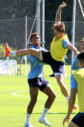25.08.2026, DEU GER, Fussball , 2.Fussballbundesliga, Saison 2026 2027, Sportforum, Hertha BSC, Training Mads Pedersen ( Hertha BSC Berlin 66 ), Farid Alfa-Ruprecht ( Hertha BSC Berlin 20 ) 2. Liga: DFB DFL regulations prohibit any use of photographs as image sequences and or quasi-video) Berlin Sportforum Berlin Deutschland Copyright: xNordphotox xEnglerx
