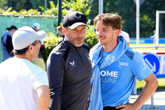 25.08.2026, DEU GER, Fussball , 2.Fussballbundesliga, Saison 2026 2027, Sportforum, Hertha BSC, Training Mads Pedersen ( Hertha BSC Berlin 66 ), Cheftrainer Stefan Leitl ( Hertha BSC Berlin ) 2. Liga: DFB DFL regulations prohibit any use of photographs as image sequences and or quasi-video) Berlin Sportforum Berlin Deutschland Copyright: xNordphotox xEnglerx