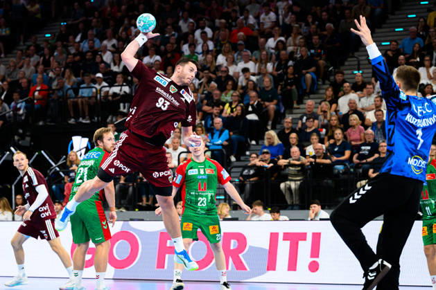 Muenchen: HBL Super Cup 2026 - SC Magdeburg - Fuechse Berlin Mijajlo Marsenic (Berlin), Torhueter Dominik Kuzmanovic (SC Magdeburg) Muenchen SAP Garden Bayern Deutschland