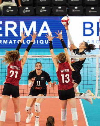 Hungary v Germany - CEV EuroVolley 2026 ISTANBUL, TURKIYE - AUGUST 25 : Lilla Kiss of Hungary competes with Emilia Weske (13) of Germany during CEV EuroVolley 2026 Women match between Hungary and Germany at Sinan Erdem Hall in Istanbul, Turkiye on August 25, 2026. Esra Bilgin Anadolu Istanbul Turkey. Editorial use only. Please get in touch for any other usage.  Copyright: x2026xAnadoluxEsraxBilginx