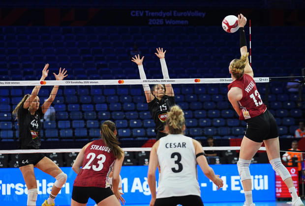 Hungary v Germany - CEV EuroVolley 2026 ISTANBUL, TURKIYE - AUGUST 25 : Lilla Kiss (15) of Hungary competes with Emilia Weske (13) of Germany during CEV EuroVolley 2026 Women match between Hungary and Germany at Sinan Erdem Hall in Istanbul, Turkiye on August 25, 2026. Esra Bilgin Anadolu Istanbul Turkey. Editorial use only. Please get in touch for any other usage.  Copyright: x2026xAnadoluxEsraxBilginx