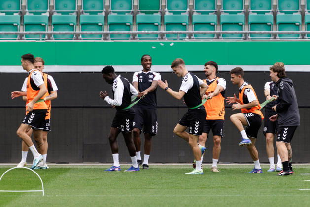SOCCER - UEFA ECL, Rapid vs Hearts VIENNA,AUSTRIA,25.AUG.26 - SOCCER - UEFA Conference League, play-off, SK Rapid Wien vs Heart of Midlothian FC, preview, training Hearts. Image shows the team of Hearts.  GEPAxpictures xArminxRauthner