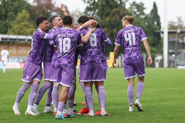 Toto-Pokal; SV Wacker Burghausen - FC Ingolstadt 04; Fredrik Carlsen (8, FCI) Schuß Tor Jubel Treffer 1:0 in der ersten Minute Keanan Bennetts (18 FCI) Vinko Å apina (41, FCI) Emre Gül (5, FCI) Lars Lokotsch (13, FCI) Ognjen Drakulic (30, FCI) Davide Sekulovic (33, FCI) Toto-Pokal - SV Wacker Burghausen - FC Ingolstadt 04 Saison 2026 2027