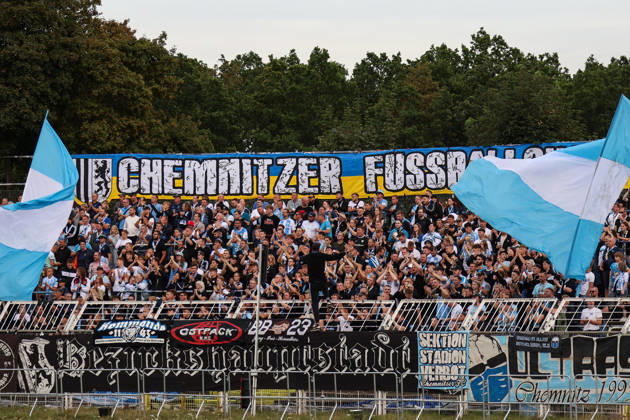 Deutschland: Regionalliga Nordost 2026 2027, 6. Spieltag, 1.FC Lokomotive Leipzig - Chemnitzer FC, Bruno-Plache-Stadion (Leipzig): Fans Chemnitz Copyright: xLucasxWalterx