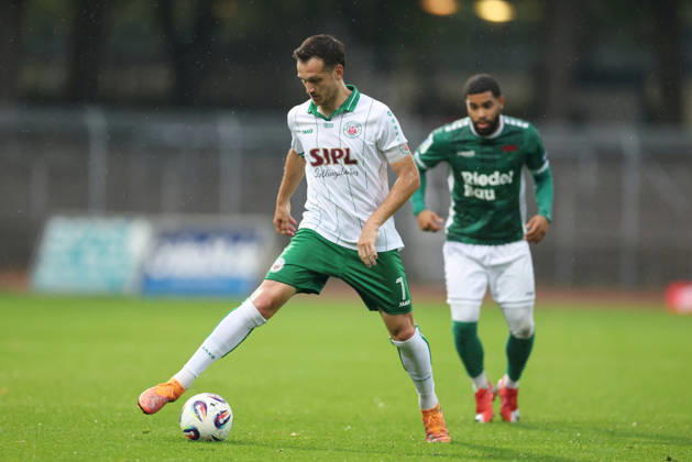 25.08.2026, Herren, Fussball, Saison 2026 2027, Bayerischer Totopokal, Achtelfinale: 1. FC Schweinfurt 1905 - VfB Eichstaett Lucas Schraufstetter ( 7, VfB Eichstätt) Schweinfurt Sachs-Stadion Bayern Deutschland