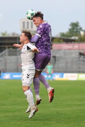 Toto-Pokal; SV Wacker Burghausen - FC Ingolstadt 04; Kopfball Zweikampf Kampf um den Ball Elias Decker (4, FCI) Toto-Pokal - SV Wacker Burghausen - FC Ingolstadt 04 Saison 2026 2027