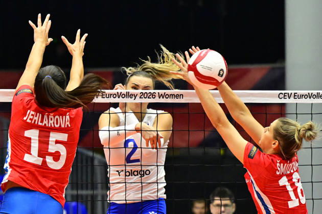 From left Magdalena Jehlarova of Czech Republic, Diana Meliushkyna of Ukraine and Pavla Smidova of Czech Republic in action during the Women s European Volleyball Championships Group B match Czech Republic vs Ukraine, on August 25, 2026, in Brno, Czech Republic. (CTKxPhoto VaclavxSalek) CTKPhotoP2026082505849  CTKPhotoP2026082505849