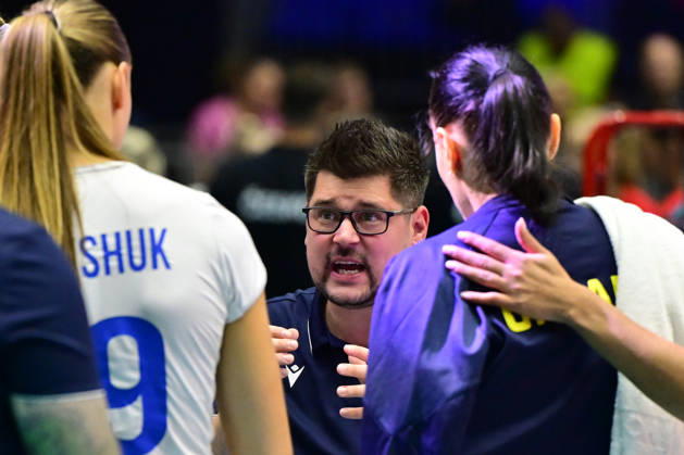 Coach of Ukraine Jakub Gluszak during the Women s European Volleyball Championships Group B match Czech Republic vs Ukraine, on August 25, 2026, in Brno, Czech Republic. (CTKxPhoto VaclavxSalek) CTKPhotoP2026082505861  CTKPhotoP2026082505861