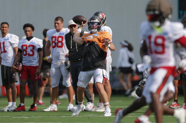 JACKSONVILLE, FL - AUGUST 25: Baker Mayfield 6 of the Tampa Bay Buccaneers throws a pass during the Jacksonville Jaguars joint practice with the Tampa Bay Buccaneers on August 25, 2026 at the Miller Electric Center in Jacksonville, Fl. (Photo by David Rosenblum Icon Sportswire) NFL, American Football Herren, USA AUG 25 Jaguars Training Camp EDITORIAL USE ONLY Icon260825250527