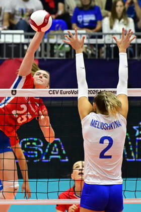 From left Monika Brancuska of Czech Republic and Diana Meliushkyna of Ukraine in action during the Women s European Volleyball Championships Group B match Czech Republic vs Ukraine, on August 25, 2026, in Brno, Czech Republic. (CTKxPhoto VaclavxSalek) CTKPhotoP2026082505972  CTKPhotoP2026082505972