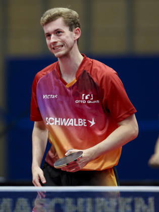 Cedric Meissner (TTC Schwalbe Bergneustadt) schaut enttaeuscht waehrend des Spiels der 1. Tischtennis-Bundesliga der Herren zwischen dem TTC Schwalbe Bergneustadt und dem TTC RhoenSprudel Fulda-Maberzell, Burstenhalle am 25. August 2026 in Bergneustadt, Deutschland. (Foto von Marco Steinbrenner DeFodi Images) +++ Cedric Meissner (TTC Schwalbe Bergneustadt) looks dejected during the 1st Men s Table tennis, Tischtennis Bundesliga match between TTC Schwalbe Bergneustadt and TTC RhoenSprudel Fulda-Maberzell at Burstenhalle on August 25, 2026 in Bergneustadt, Germany. (Photo by Marco Steinbrenner DeFodi Images) (Photo by Marco Steinbrenner DeFodi Images) -