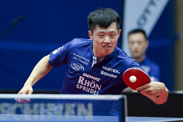 Fan Bo Meng (TTC RhoenSprudel Fulda-Maberzell) kontrolliert den Ball waehrend des Spiels der 1. Tischtennis-Bundesliga der Herren zwischen dem TTC Schwalbe Bergneustadt und dem TTC RhoenSprudel Fulda-Maberzell, Burstenhalle am 25. August 2026 in Bergneustadt, Deutschland. (Foto von Marco Steinbrenner DeFodi Images) +++ Fan Bo Meng (TTC RhoenSprudel Fulda-Maberzell) controls the ball during the 1st Men s Table tennis, Tischtennis Bundesliga match between TTC Schwalbe Bergneustadt and TTC RhoenSprudel Fulda-Maberzell at Burstenhalle on August 25, 2026 in Bergneustadt, Germany. (Photo by Marco Steinbrenner DeFodi Images) (Photo by Marco Steinbrenner DeFodi Images) -