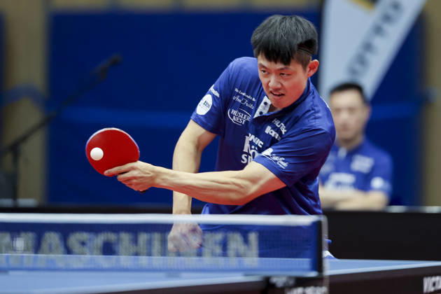 Fan Bo Meng (TTC RhoenSprudel Fulda-Maberzell) kontrolliert den Ball waehrend des Spiels der 1. Tischtennis-Bundesliga der Herren zwischen dem TTC Schwalbe Bergneustadt und dem TTC RhoenSprudel Fulda-Maberzell, Burstenhalle am 25. August 2026 in Bergneustadt, Deutschland. (Foto von Marco Steinbrenner DeFodi Images) +++ Fan Bo Meng (TTC RhoenSprudel Fulda-Maberzell) controls the ball during the 1st Men s Table tennis, Tischtennis Bundesliga match between TTC Schwalbe Bergneustadt and TTC RhoenSprudel Fulda-Maberzell at Burstenhalle on August 25, 2026 in Bergneustadt, Germany. (Photo by Marco Steinbrenner DeFodi Images) (Photo by Marco Steinbrenner DeFodi Images) -