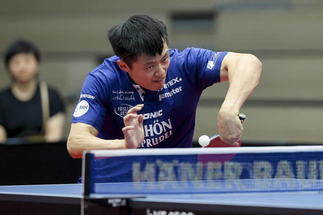 Fan Bo Meng (TTC RhoenSprudel Fulda-Maberzell) kontrolliert den Ball waehrend des Spiels der 1. Tischtennis-Bundesliga der Herren zwischen dem TTC Schwalbe Bergneustadt und dem TTC RhoenSprudel Fulda-Maberzell, Burstenhalle am 25. August 2026 in Bergneustadt, Deutschland. (Foto von Marco Steinbrenner DeFodi Images) +++ Fan Bo Meng (TTC RhoenSprudel Fulda-Maberzell) controls the ball during the 1st Men s Table tennis, Tischtennis Bundesliga match between TTC Schwalbe Bergneustadt and TTC RhoenSprudel Fulda-Maberzell at Burstenhalle on August 25, 2026 in Bergneustadt, Germany. (Photo by Marco Steinbrenner DeFodi Images) (Photo by Marco Steinbrenner DeFodi Images) -