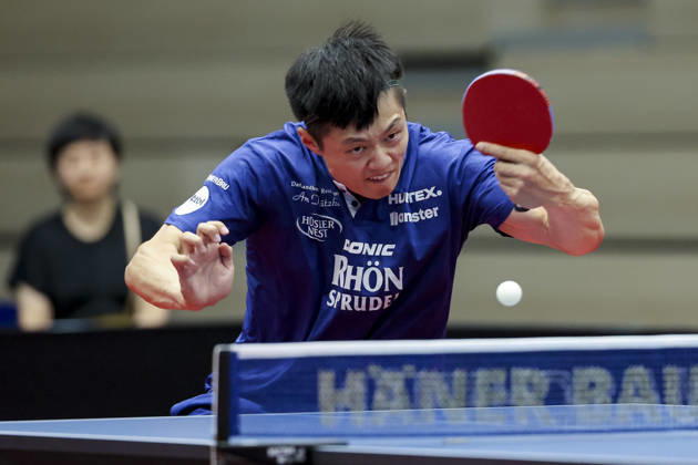 Fan Bo Meng (TTC RhoenSprudel Fulda-Maberzell) kontrolliert den Ball waehrend des Spiels der 1. Tischtennis-Bundesliga der Herren zwischen dem TTC Schwalbe Bergneustadt und dem TTC RhoenSprudel Fulda-Maberzell, Burstenhalle am 25. August 2026 in Bergneustadt, Deutschland. (Foto von Marco Steinbrenner DeFodi Images) +++ Fan Bo Meng (TTC RhoenSprudel Fulda-Maberzell) controls the ball during the 1st Men s Table tennis, Tischtennis Bundesliga match between TTC Schwalbe Bergneustadt and TTC RhoenSprudel Fulda-Maberzell at Burstenhalle on August 25, 2026 in Bergneustadt, Germany. (Photo by Marco Steinbrenner DeFodi Images) (Photo by Marco Steinbrenner DeFodi Images) -