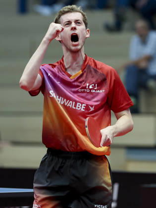 Cedric Meissner (TTC Schwalbe Bergneustadt) jubelt waehrend des Spiels der 1. Tischtennis-Bundesliga der Herren zwischen dem TTC Schwalbe Bergneustadt und dem TTC RhoenSprudel Fulda-Maberzell, Burstenhalle am 25. August 2026 in Bergneustadt, Deutschland. (Foto von Marco Steinbrenner DeFodi Images) +++ Cedric Meissner (TTC Schwalbe Bergneustadt) cheers during the 1st Men s Table tennis, Tischtennis Bundesliga match between TTC Schwalbe Bergneustadt and TTC RhoenSprudel Fulda-Maberzell at Burstenhalle on August 25, 2026 in Bergneustadt, Germany. (Photo by Marco Steinbrenner DeFodi Images) (Photo by Marco Steinbrenner DeFodi Images) -