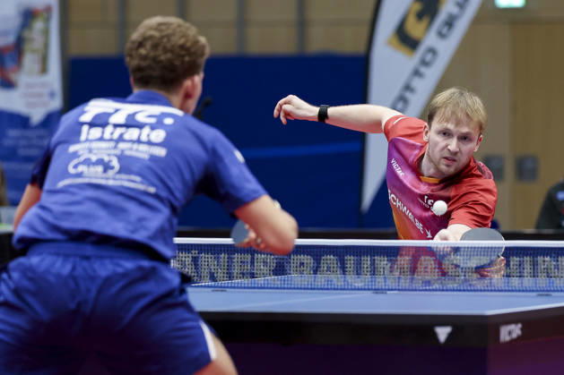 Andrei Teodor Istrate (TTC RhoenSprudel Fulda-Maberzell) und Benedikt Duda (TTC Schwalbe Bergneustadt) kaempfen um den Ball waehrend des Spiels der 1. Tischtennis-Bundesliga der Herren zwischen dem TTC Schwalbe Bergneustadt und dem TTC RhoenSprudel Fulda-Maberzell, Burstenhalle am 25. August 2026 in Bergneustadt, Deutschland. (Foto von Marco Steinbrenner DeFodi Images) +++ Andrei Teodor Istrate (TTC RhoenSprudel Fulda-Maberzell) und Benedikt Duda (TTC Schwalbe Bergneustadt) battle for the ball during the 1st Men s Table tennis, Tischtennis Bundesliga match between TTC Schwalbe Bergneustadt and TTC RhoenSprudel Fulda-Maberzell at Burstenhalle on August 25, 2026 in Bergneustadt, Germany. (Photo by Marco Steinbrenner DeFodi Images) (Photo by Marco Steinbrenner DeFodi Images) -