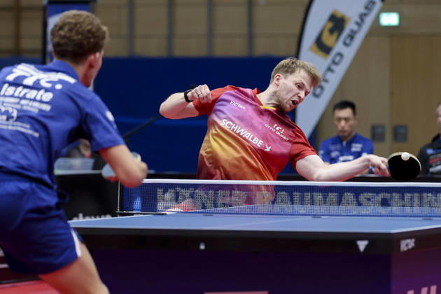 Andrei Teodor Istrate (TTC RhoenSprudel Fulda-Maberzell) und Benedikt Duda (TTC Schwalbe Bergneustadt) kaempfen um den Ball waehrend des Spiels der 1. Tischtennis-Bundesliga der Herren zwischen dem TTC Schwalbe Bergneustadt und dem TTC RhoenSprudel Fulda-Maberzell, Burstenhalle am 25. August 2026 in Bergneustadt, Deutschland. (Foto von Marco Steinbrenner DeFodi Images) +++ Andrei Teodor Istrate (TTC RhoenSprudel Fulda-Maberzell) und Benedikt Duda (TTC Schwalbe Bergneustadt) battle for the ball during the 1st Men s Table tennis, Tischtennis Bundesliga match between TTC Schwalbe Bergneustadt and TTC RhoenSprudel Fulda-Maberzell at Burstenhalle on August 25, 2026 in Bergneustadt, Germany. (Photo by Marco Steinbrenner DeFodi Images) (Photo by Marco Steinbrenner DeFodi Images) -