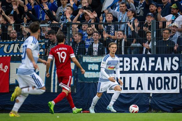 Niederrheinpokal 1.FC Wülfrath - MSV Duisburg ** NUR FÜR REDAKTIONELLE ZWECKE ** EDITORIAL USE ONLY **<p>Fußball Niederrheinpokal 1.FC Wülfrath - MSV Duisburg am 25.08.26 in der IMS-Arena in Velbert Jakob Bookjans( Duisburg ) Duisburg Copyright: JakobxKlos