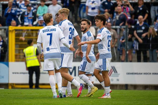 Niederrheinpokal 1.FC Wülfrath - MSV Duisburg ** NUR FÜR REDAKTIONELLE ZWECKE ** EDITORIAL USE ONLY **<p>Fußball Niederrheinpokal 1.FC Wülfrath - MSV Duisburg am 25.08.26 in der IMS-Arena in Velbert Torjubel zum 0:1 durch Jan-Simon Symalla ( Duisburg ) Duisburg Copyright: JakobxKlos