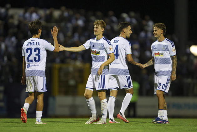 Dominik Kother (MSV Duisburg) Torjubel,jubelt mit seiner Mannschaft nach dem Treffer zum 0:5 waehrend des Spiels des Niederrheinpokal zwischen 1.FC Wuelfrath und MSV Duisburg, IMS Arena am 25. August 2026 in Velbert, Deutschland. (Foto von Oliver Kaelke DeFodi Images) +++ Dominik Kother (MSV Duisburg) celebrates after scoring his team s fifth goal with teammates during the 3. Liga match between 1.FC Wuelfrath and MSV Duisburg at IMS Arena on August 25, 2026 in Velbert, Germany. (Photo by Oliver Kaelke DeFodi Images) DFB DFL REGULATIONS PROHIBIT ANY USE OF PHOTOGRAPHS AS IMAGE SEQUENCES AND OR QUASI-VIDEO. (Photo by Oliver Kaelke DeFodi Images) -