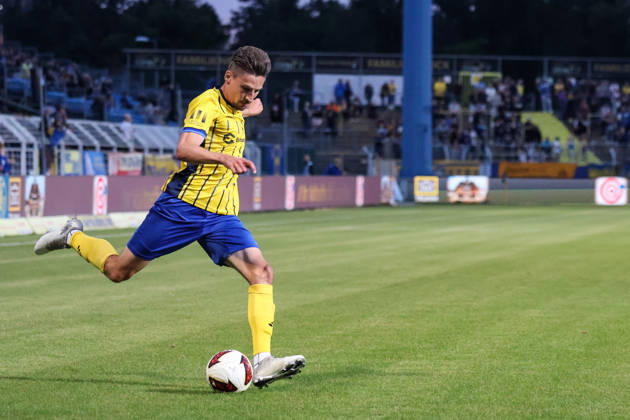 Deutschland: Regionalliga Nordost 2026 2027, 6. Spieltag, 1.FC Lokomotive Leipzig - Chemnitzer FC, Bruno-Plache-Stadion (Leipzig): Alexander Siebeck (1. FC Lokomotive Leipzig, 14) Flanke Copyright: xLucasxWalterx
