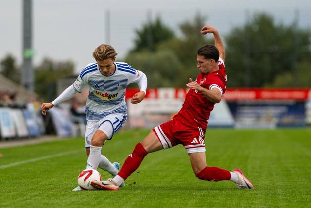 Niederrheinpokal 1.FC Wülfrath - MSV Duisburg ** NUR FÜR REDAKTIONELLE ZWECKE ** EDITORIAL USE ONLY **<p>Fußball Niederrheinpokal 1.FC Wülfrath - MSV Duisburg am 25.08.26 in der IMS-Arena in Velbert Jakob Bookjans( Duisburg ) Duisburg Copyright: JakobxKlos