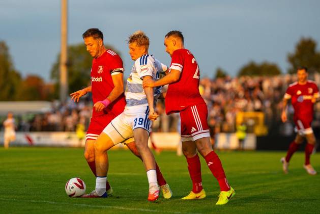Niederrheinpokal 1.FC Wülfrath - MSV Duisburg ** NUR FÜR REDAKTIONELLE ZWECKE ** EDITORIAL USE ONLY **<p>Fußball Niederrheinpokal 1.FC Wülfrath - MSV Duisburg am 25.08.26 in der IMS-Arena in Velbert Peter Remmert ( Duisburg ) Duisburg Copyright: JakobxKlos