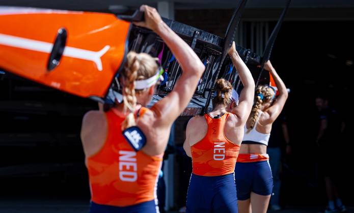 AMSTERDAM - Ymkje Clevering, Nika Johanna Vos, Linn van Aanholt and Tinka Offereins on the third day of the World Rowing Championships at the Bosbaan in the Amsterdam Forest. IRIS VAN DEN BROEK ANP xVIxANPxSportx xxANPxIVx 566293719 originalFilename: 566293719.jpg