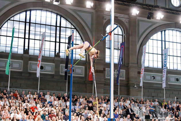 {event, {location}Zürich, Weltklasse_Zürich, Switzerland - 2026 August 26: während dem Weltklasse_Zürich im Hauptbahnhof, Stabhochsprung der Frauen, Weltklasse_Zürich-Zürich, am 26.08.2026, at Hauptbahnhof_Halle in Zürich, Switzerland, GROVE Emely (USA), das Bild fängt den Eindruck und die Stimmung des Moments ein beim Stabhochsprung der Frauen ein. Bild: Kobi Schenkel pics.ch Zürich Hauptbahnhof_Halle Switzerland