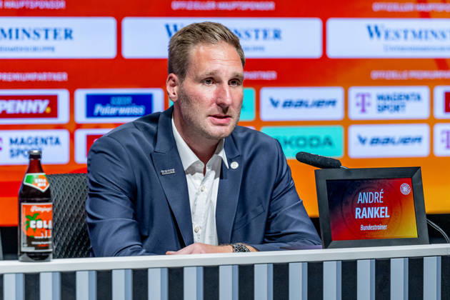 Andre Rankel (Bundestrainer, Deutscher Eishockey Bund DEB) bei seinen Ausfuehrungen GER, Eishockey, Pressekonferenz, offizielle Vorstellung neuer Bundestrainer Deutscher Eishockey Bund DEB, 27.08.2026 Foto: HMB Media Franz Feiner Copyright: HMBxMedia FranzxFeiner