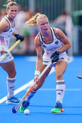 2026-08-27 India v Germany - FIH Hockey World Cup AMSTELVEEN, NETHERLANDS - AUGUST 27: Emma Davidsmeyer of Germany during the FIH Hockey World Cup match between India and Germany at Wagener Stadion on August 27, 2026 in Amstelveen, Netherlands. Amstelveen Wagener Stadion Netherlands Content not available for redistribution in The Netherlands directly or indirectly through any third parties. Copyright: xAndrexWeeningx